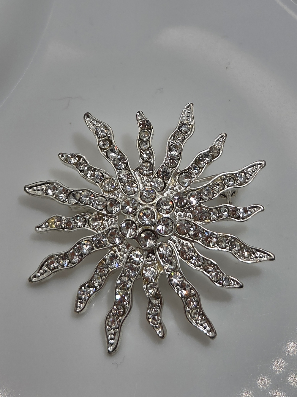 ☀️ Vintage Silver Rhinestone Sunburst Brooch | Starburst Celestial Pin ✨